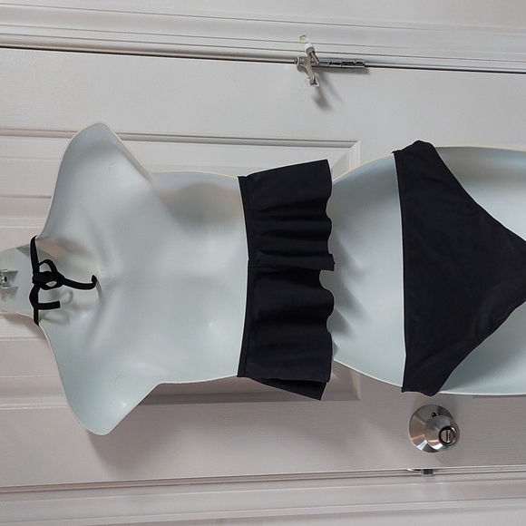 Embroidered Ruffle Bikini - Picture 2 of 9